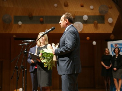 2016