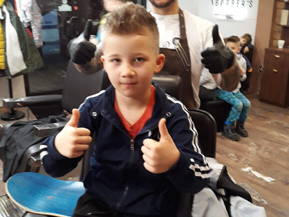 Wizyta podopiecznych Fundacji w zakładzie fryzjerskim Barber’s
