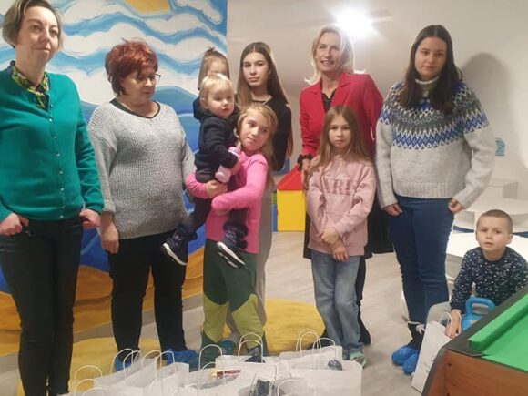 Pięknie dziękujemy za paczki dla od św. Mikołaja z zaprzyjaźnionej Firmy <a href="https://www.facebook.com/MercedesMojsiuk/?__cft__[0]=AZXmJGv7zrRobR8en5POMFac5F1XJX3rGRGQAd_sALzxcZburvUn9pFy82hFo220hLzDhEWtsrF6ETAoMjA0jEj8RfWw5yLiXc7AjWHv91bmeeMh7jAxTvBVTGwZbfY2QqTrLbraZRDHtS5vX8EBv_9QnHXXRukKgYl4QzSI6bJtmZZRHYcYcW_E1gicOGSvYPKremKmHDdgU1jbXMB5T9Av&__tn__=kK-y-R">Mercedes-Benz Mojsiuk</a>