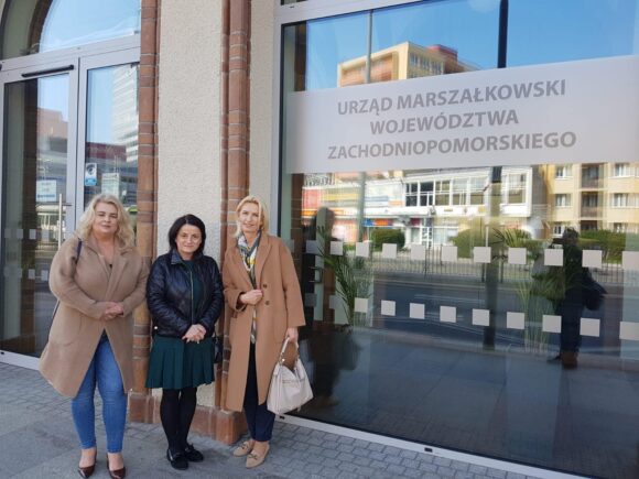 Przedstawiciele Fundacji „Zdążyć z Miłością” odwiedzili Wojewódzki Urząd Pracy w Szczecinie.